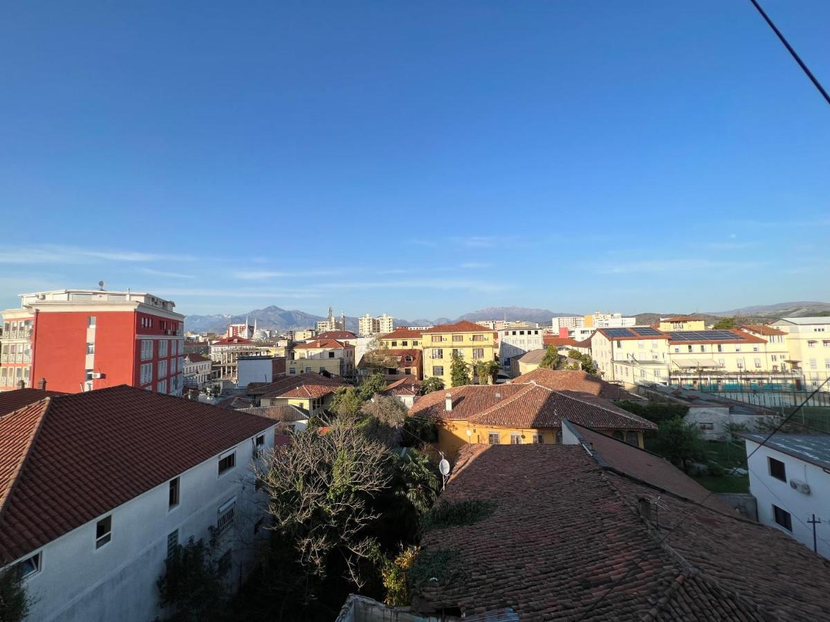 City Center Apartment In Shkodër Buitenkant foto