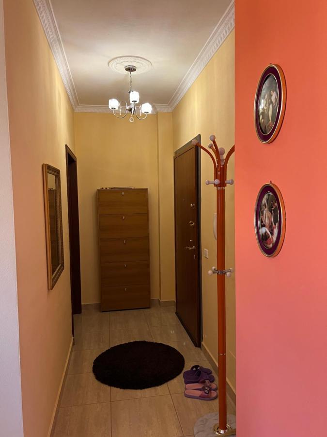 City Center Apartment In Shkodër Buitenkant foto